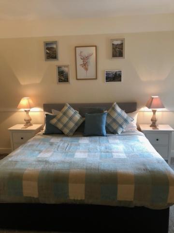 Glenmoriston Arms Hotel 인버모리스톤 외부 사진