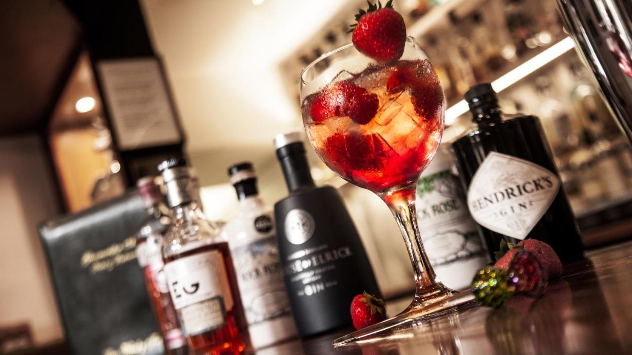 Glenmoriston Arms Hotel 인버모리스톤 외부 사진