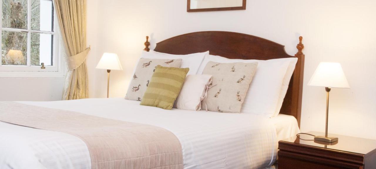 Glenmoriston Arms Hotel 인버모리스톤 외부 사진