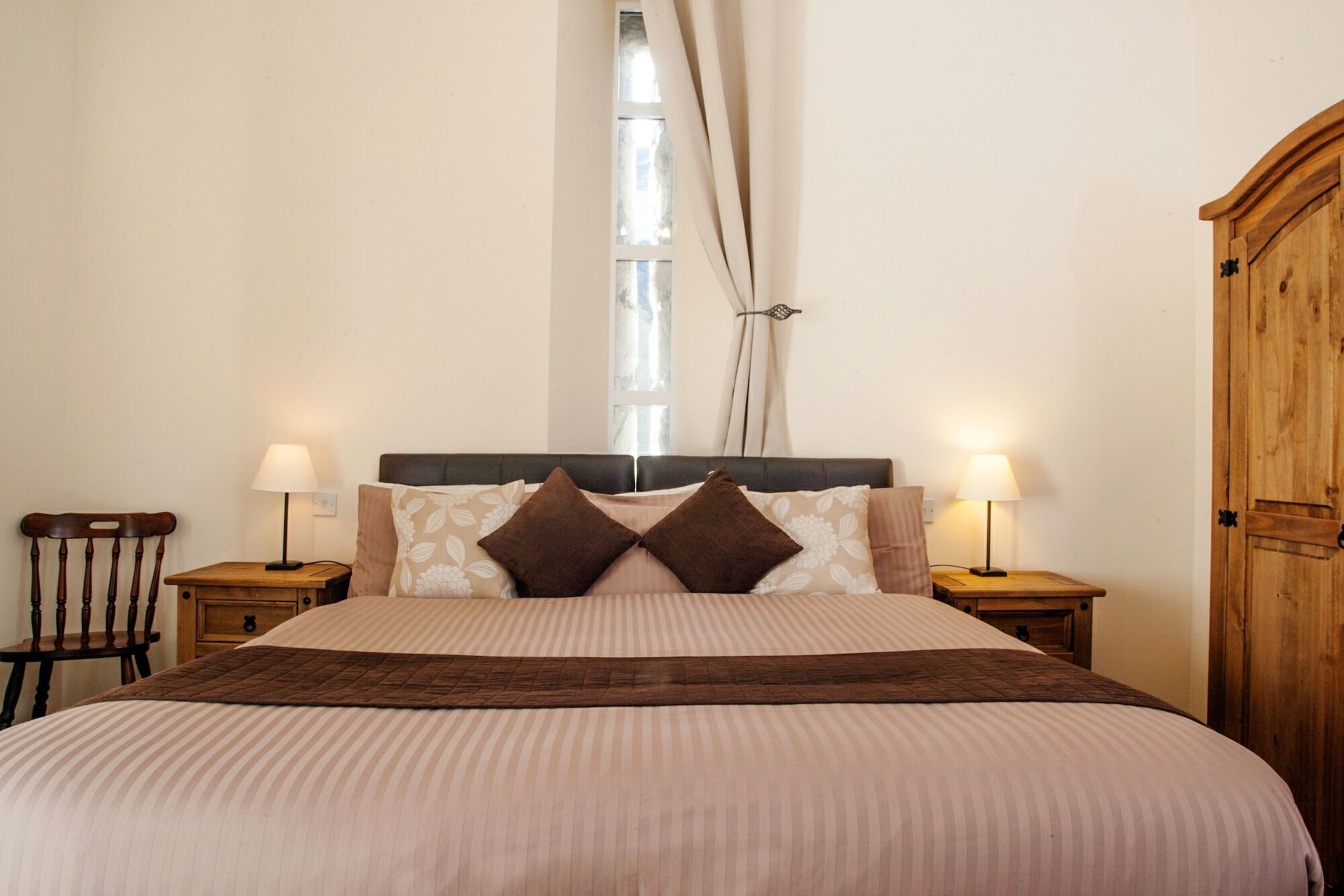 Glenmoriston Arms Hotel 인버모리스톤 외부 사진